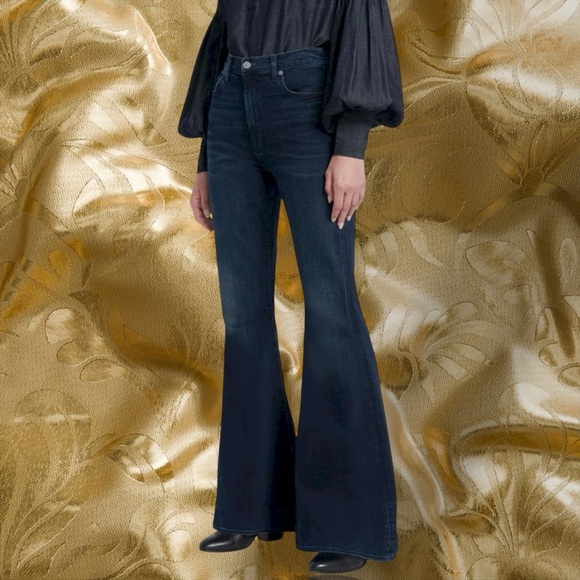 NWT 7 For All Mankind ‘Mega Flare’ Ultra High-Rise Jeans in “Sunbeam” Size 23 - Picture 1 of 16